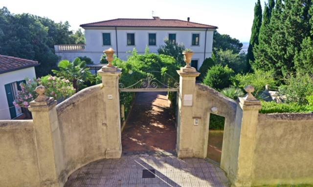 Room In Villa -Livorno - Montenero 外观 照片